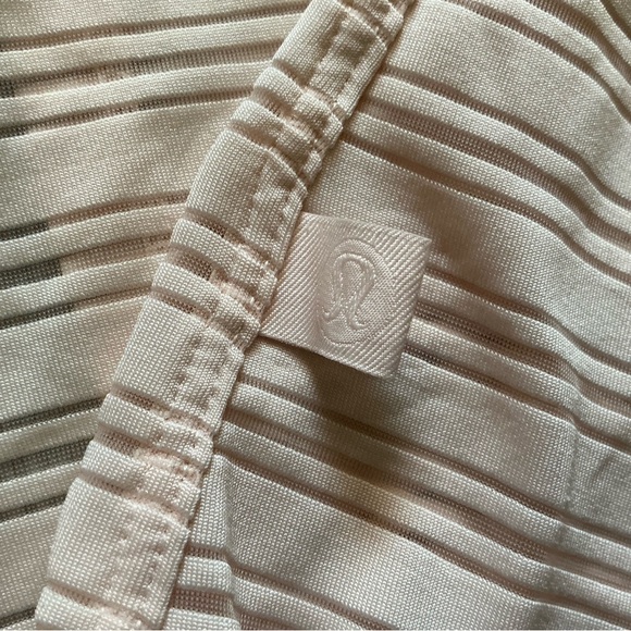 Lululemon meet halfway tank striped Sz 6-8 tie back light pink - Picture 10 of 10